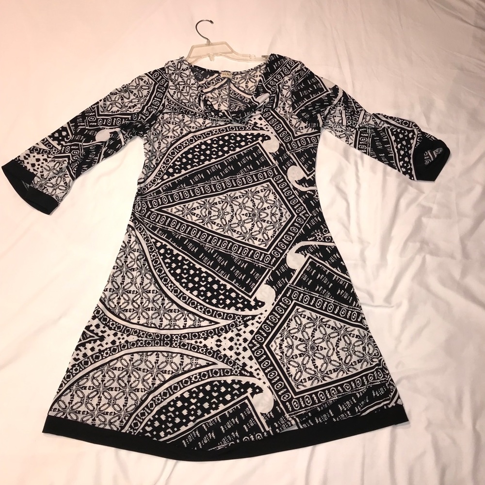 Carrie Allen white and black dress